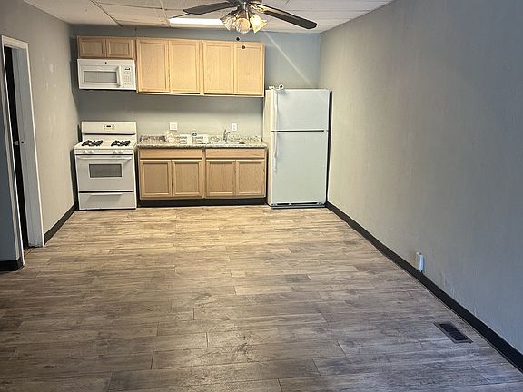 2nd image of 12526 Union Ave Unit 6