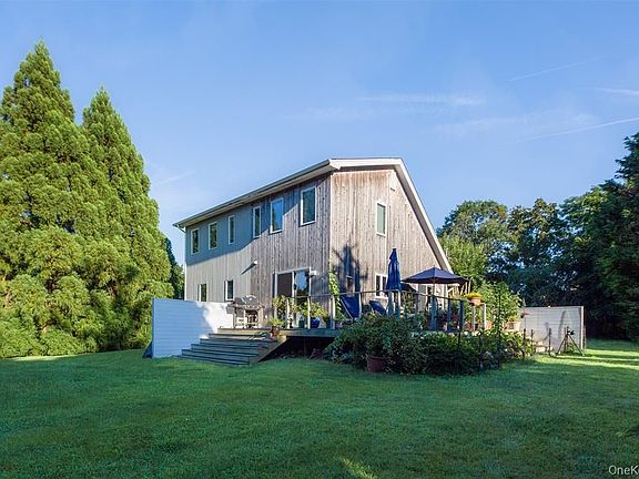 3rd image of 33 Hilltop Rd