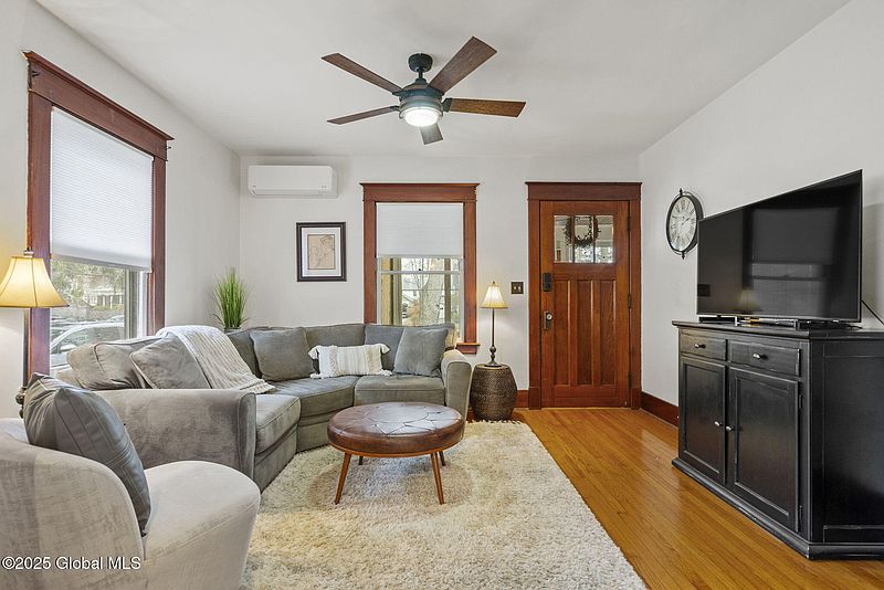 4th image of 82 Adams Place