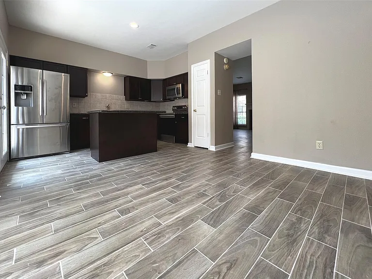 3300 Bellefontaine St #2 — Photo 8