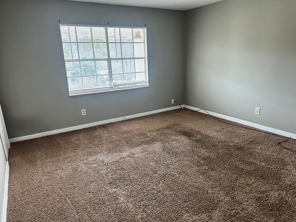 1st image of 10501 Blakewood Dr APT 4