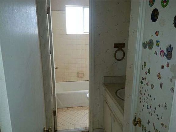 5th image of 4018 Stephen Dr