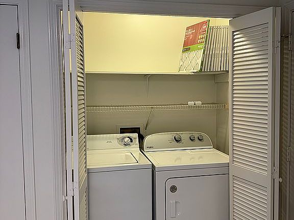 4th image of 50 Gossamer Ln Unit 17