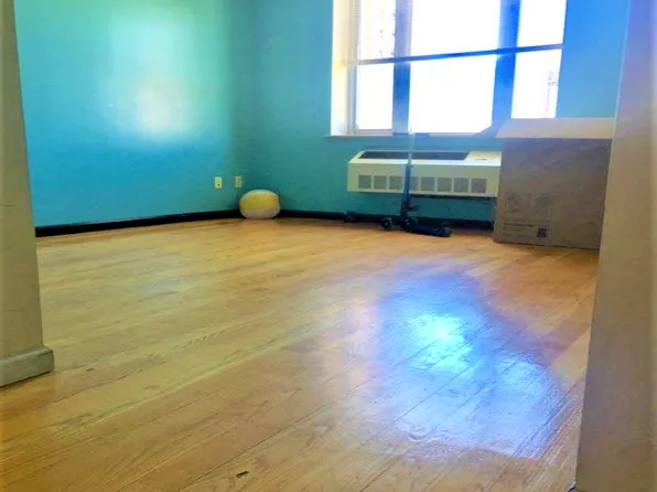 63-14 Queens Boulevard image 14 of 23