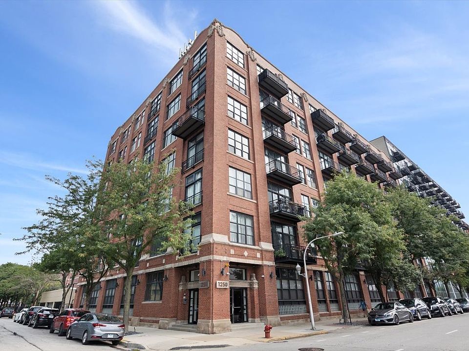 1st image of 1250 W Van Buren St APT 704