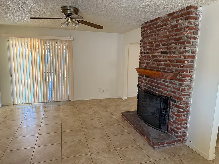 1103 S Redwood Dr — Photo 3