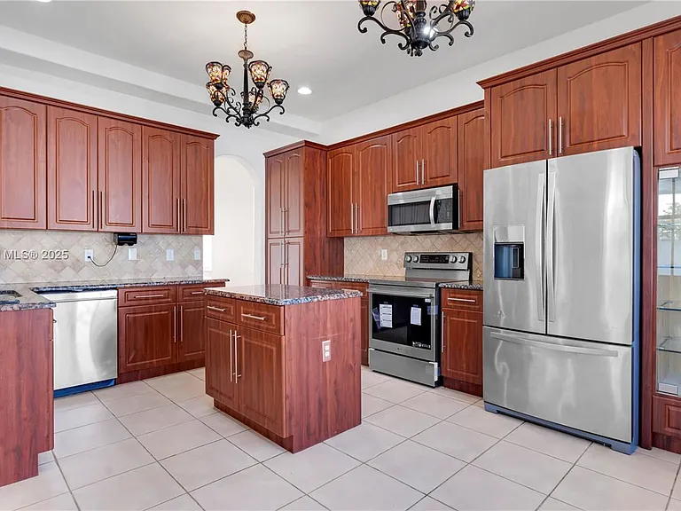 17994 NW 87th Pl — Photo 9