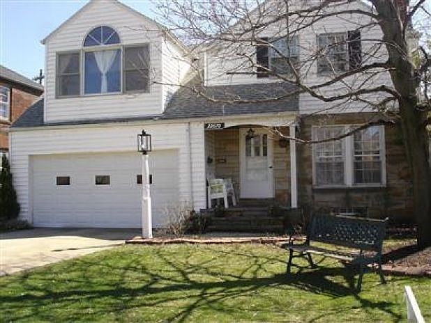 1st image of 22670 Edgecliff Dr