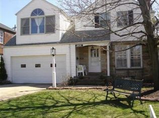 22670 Edgecliff Dr, Euclid, OH 44123