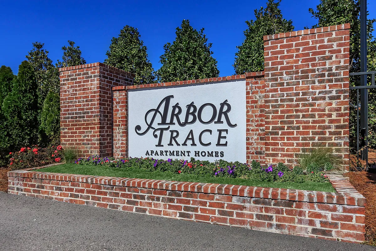 Building Photo - Arbor Trace