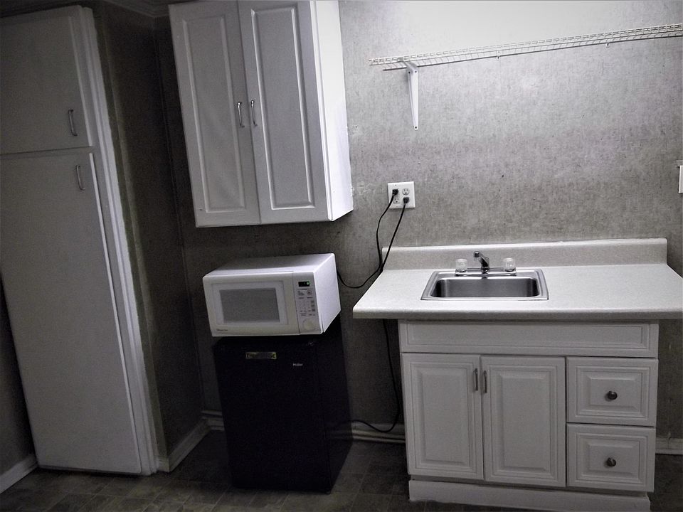 2nd image of 5 Bishop Ave