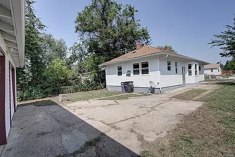 801 Lowell Blvd — Photo 4