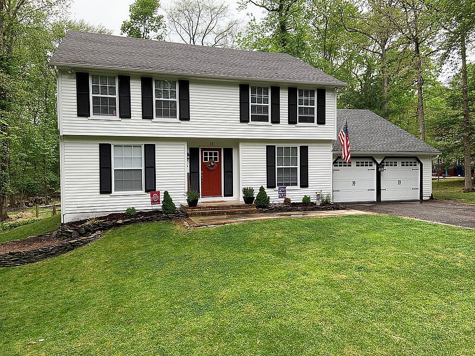 2nd image of 15 Holly Oak Dr