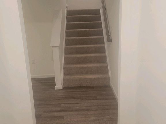2nd image of 108 Broad Oak Ln