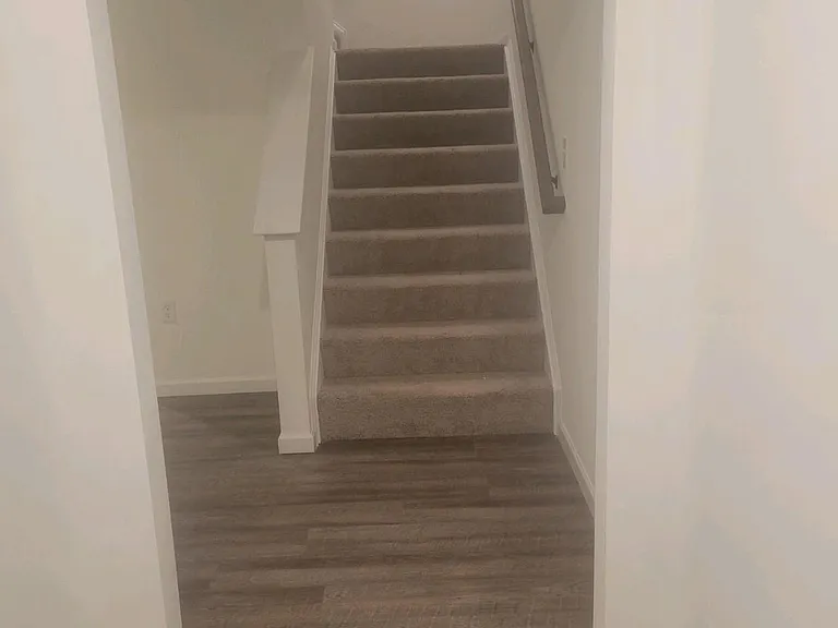 108 Broad Oak Ln — Photo 2