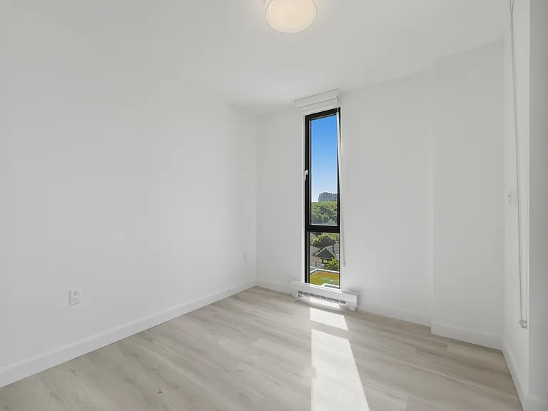 2511 Carolina St — Photo 118