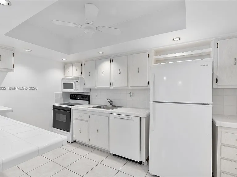 9273 Collins Ave #901 — Photo 4