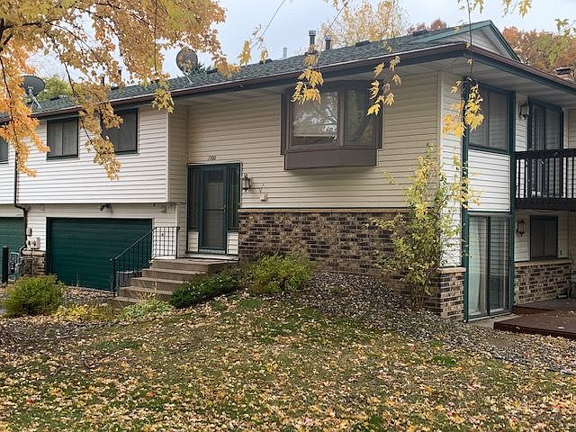 2nd image of 1700 Hickory Hl