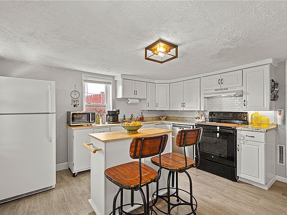 5th image of 625 Franklin Ave