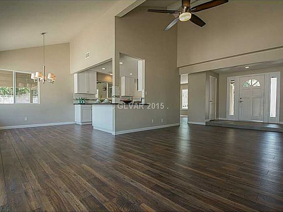 4th image of 3816 Thom Blvd