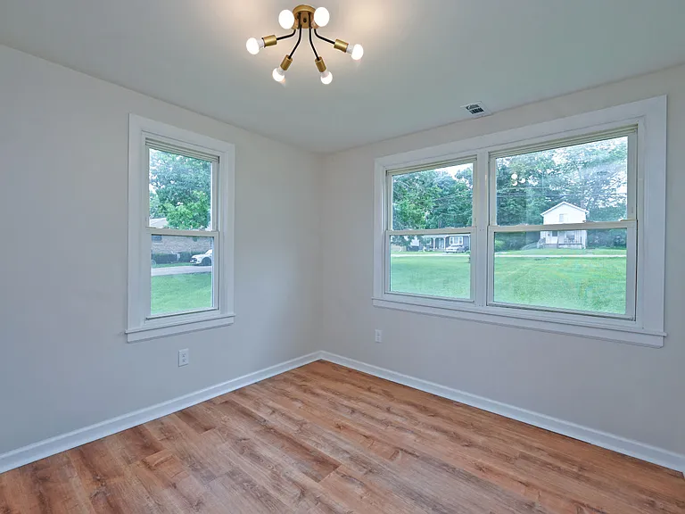 8320 Monroe Ave — Photo 24