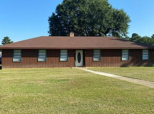 5 Village Ct, Sumter, SC 29154