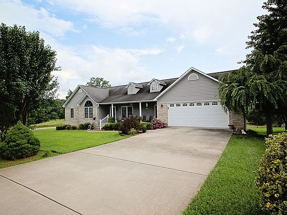 3rd image of 700 Imperial Dr