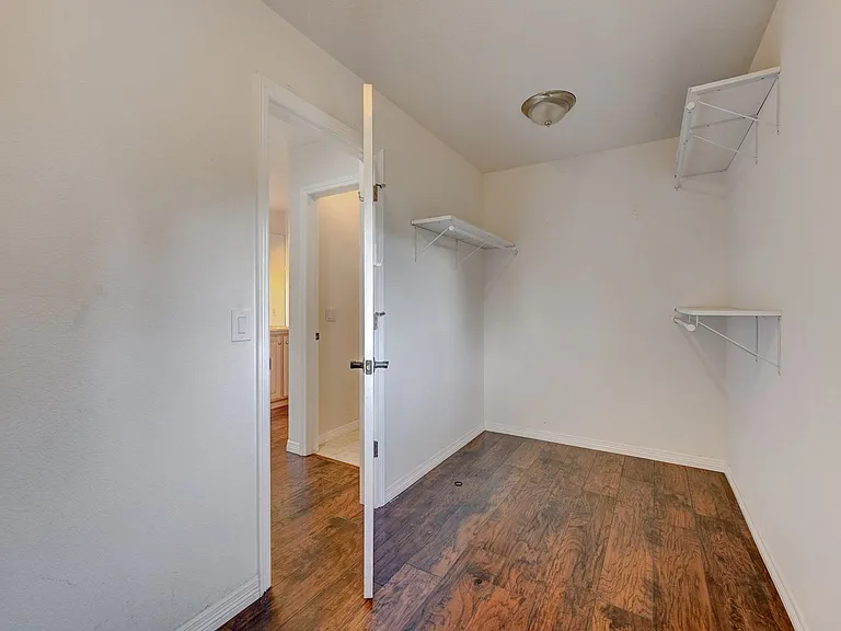 22848 E Euclid Cir — Photo 20