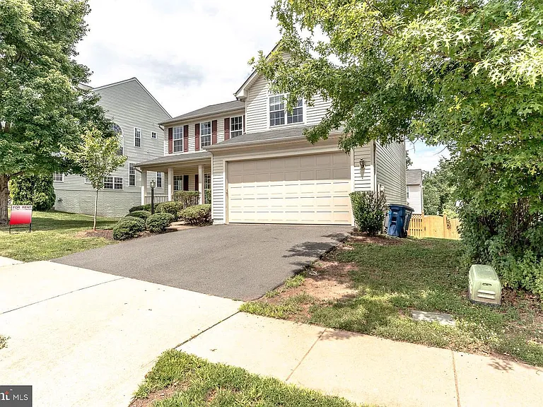 8004 Towering Oak Way — Photo 2