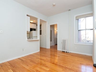 36 Winchester St APT 6, Brookline, MA, 02446