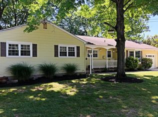 5 Royal Oak Rd, Lawrence Township, NJ 08648