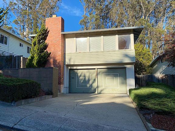 5th image of 42280 Evergreen Dr