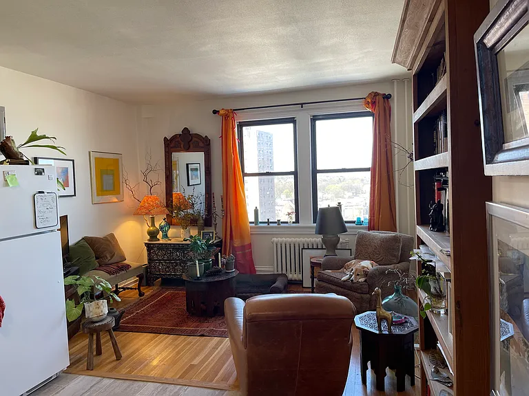 B unit layout living room