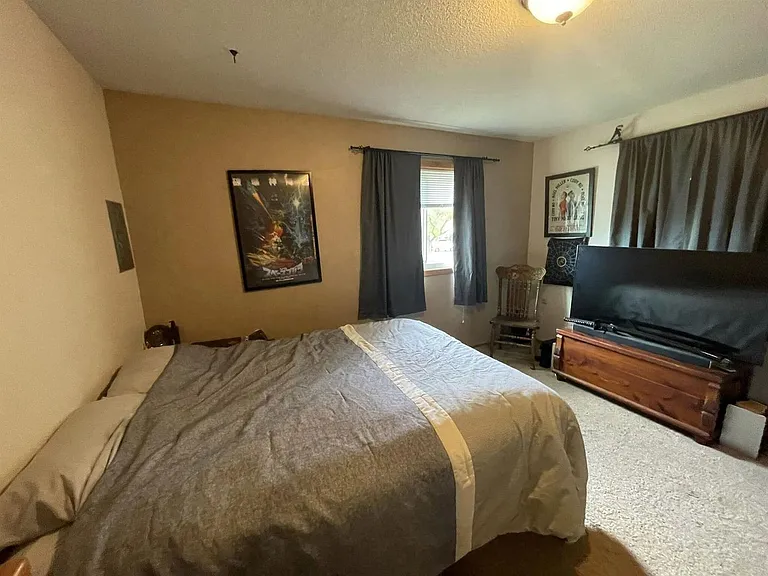 1000 Terrace Dr — Photo 2
