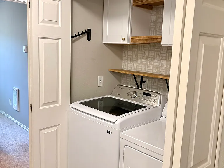 466 Corinne Dr — Photo 32