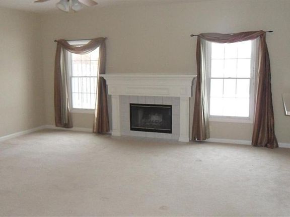 5th image of 444 Montgomery Dr