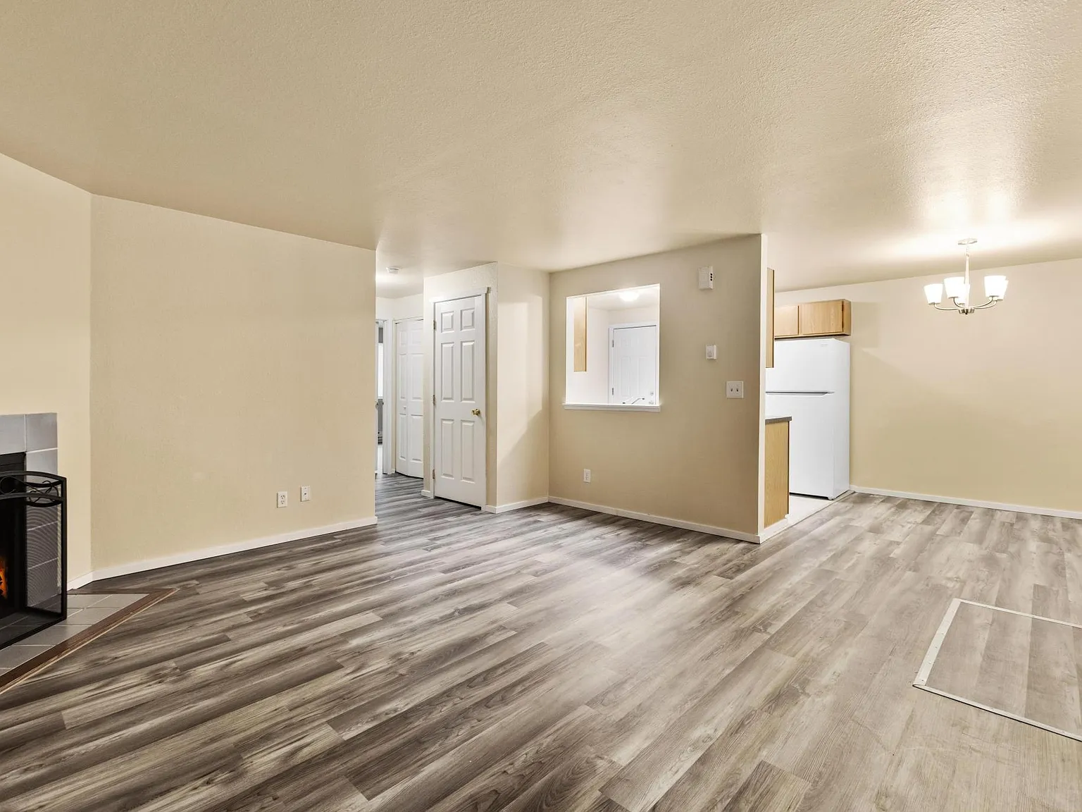 2 bed, 936 sqft, $2,165 — Photo 3