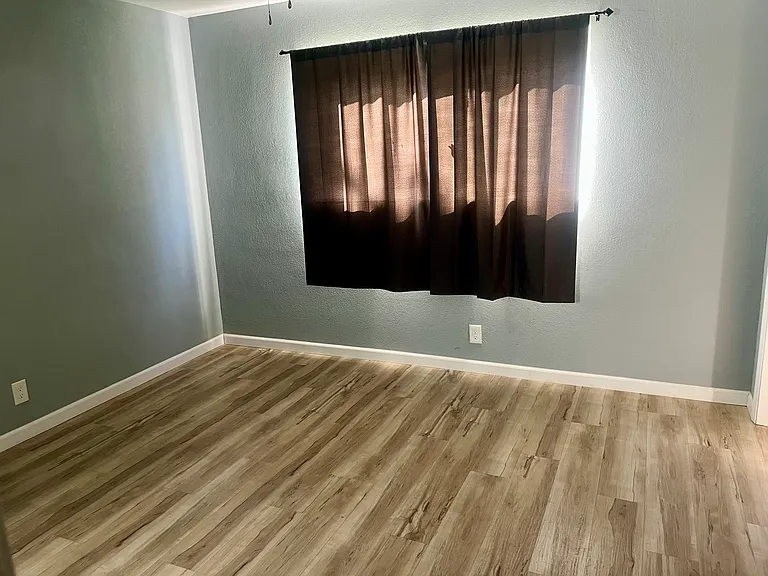 2628 Cypress Ave — Photo 10