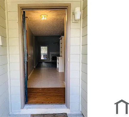 695 Paris Dr — Photo 3