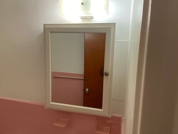 5th image of 324 Van Kirk St Floor 1