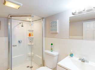 1029 Beacon St, Brookline, MA 02446