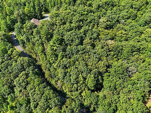 4th image of 2 Brasstown