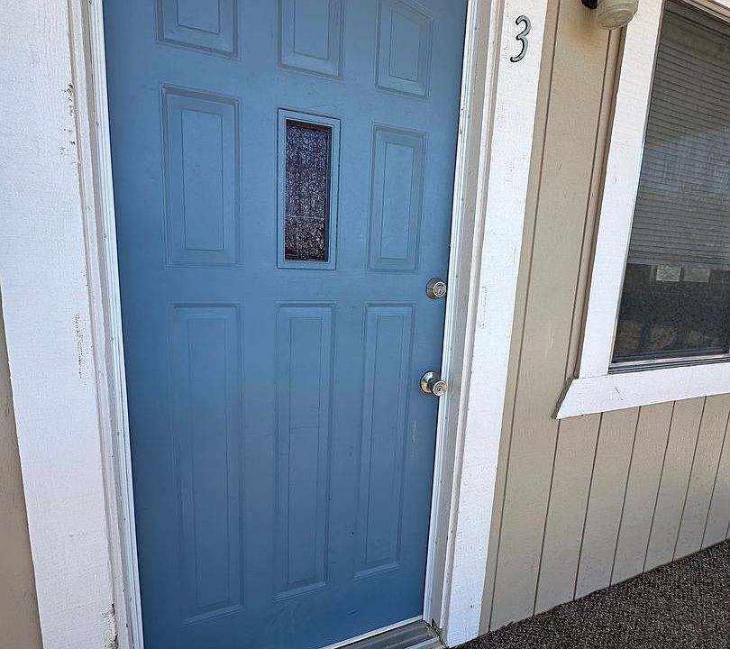 2nd image of 210 1st St APT 3