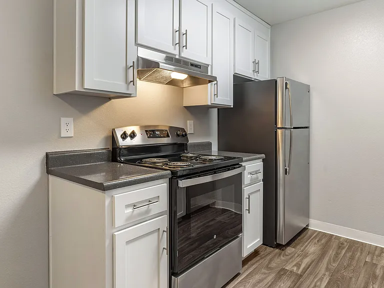 Kentwood Apartments — Photo 21