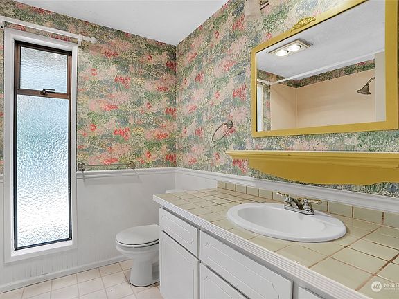 3rd image of 3830 167th Street NW