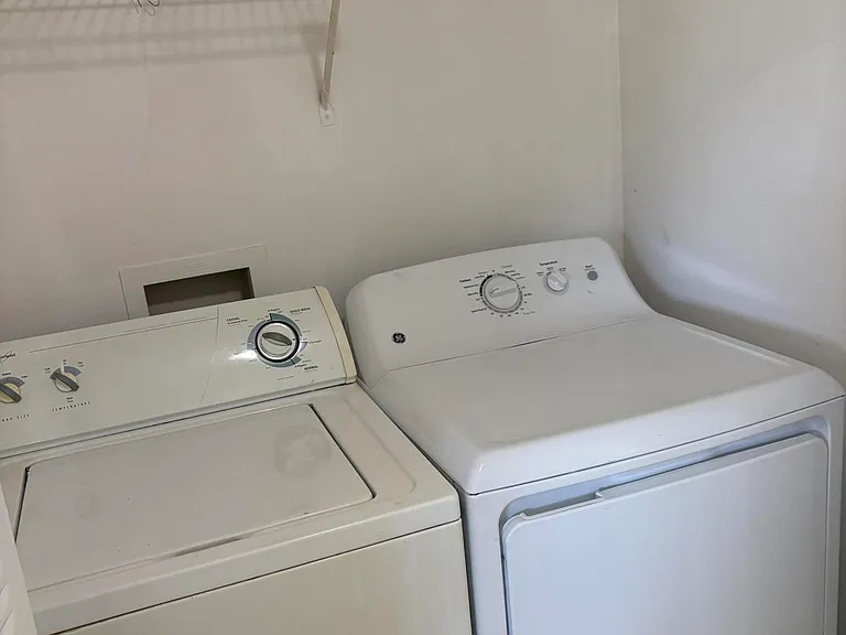 1437 Meadows Cir W #1437 — Photo 8