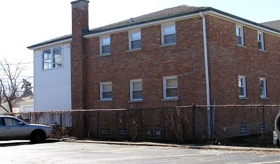 2nd image of 6839 W Gunnison St