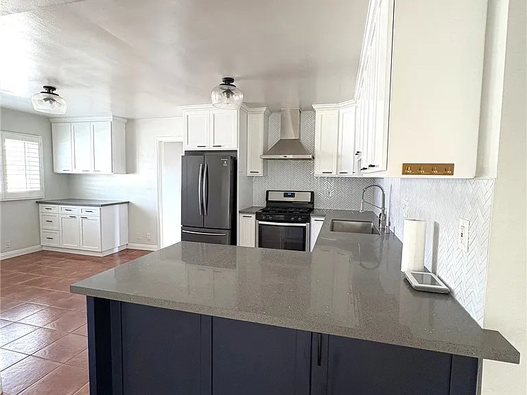 832 S Ynez Ave — Photo 5