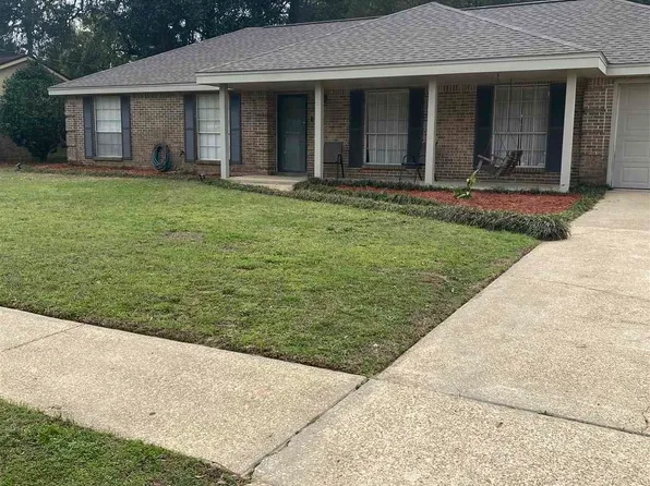 4111 Capri Dr, Pensacola, FL 32504