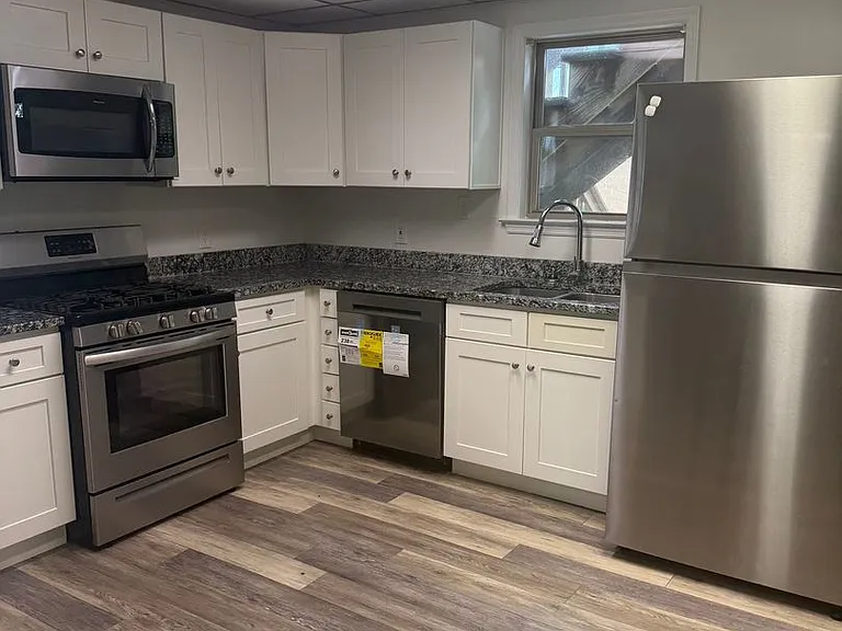 8781 Damron Pl — Photo 2